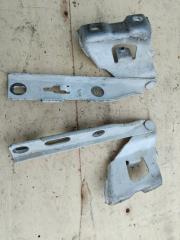 Фото запчасти петля капота Audi A4 2007-2011 Б/У запчасть Запчасть петля капота Audi A4 2007-2011