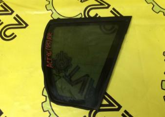 Форточка задняя правая Toyota Opa 04.2001