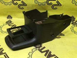 Консоль центральная Toyota Noah 2003.04