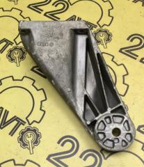 Кронштейн опоры двигателя передний правый Volkswagen Touareg 03.05.2003 контрактная Кронштейн опоры двигателя передний правый Volkswagen Touareg 03.05.2003