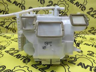 Корпус печки Toyota IST 11.2004