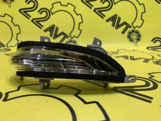 Повторитель поворота правый Toyota Land Cruiser новая Повторитель поворота правый Toyota Land Cruiser