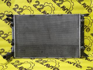 Радиатор охлаждения двигателя Audi A4 2007-2011
