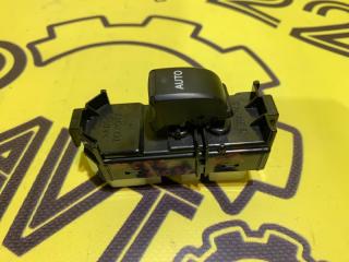 Кнопка стеклоподъемника задняя правая Toyota ist 2003.07