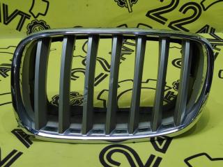 Решетка радиатора передняя левая BMW X5 2008