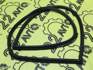 Уплотнитель стекла багажника Volkswagen Touareg 2008