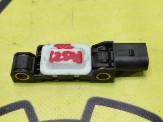 Запчасть датчик airbag Volkswagen Touareg 2008