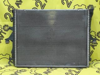Радиатор охлаждения двигателя Volkswagen Touareg 2008