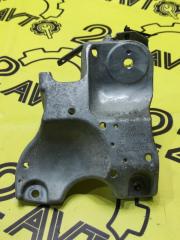 Кронштейн опоры двигателя передний правый Volkswagen Touareg 2005 контрактная Кронштейн опоры двигателя передний правый Volkswagen Touareg 2005