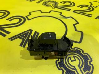 Кнопка стеклоподъемника задняя правая Toyota ist 2003