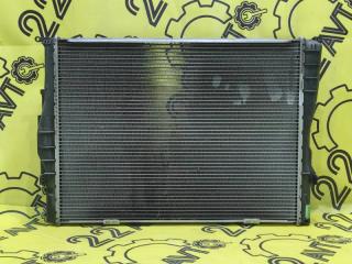 Радиатор охлаждения двигателя BMW 3-series 2007