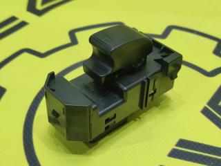 Кнопка стеклоподъемника задняя левая Toyota Vista 2003