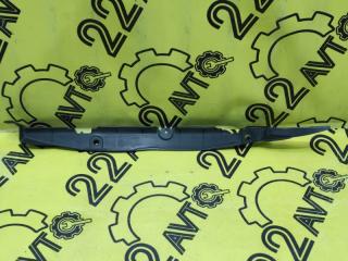 Запчасть уплотнитель крыла передний правый Mitsubishi Outlander 2008