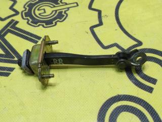 Ограничитель двери задний правый Subaru Forester 2004 контрактная Ограничитель двери задний правый Subaru Forester 2004