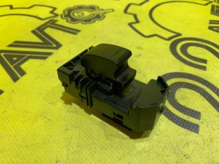 Кнопка стеклоподъемника задняя левая Toyota Vista 1999