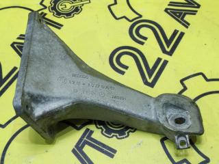 Кронштейн опоры двигателя передний правый BMW X5 2005 контрактная Кронштейн опоры двигателя передний правый BMW X5 2005