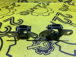 Петли двери задние правые Toyota Camry 2012