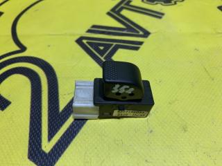 Запчасть кнопка стеклоподъемника задняя левая Subaru Legacy 1999