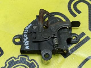 Замок капота Toyota ist 2004