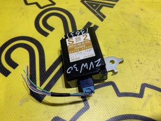 Блок управления дверьми Toyota PRIUS 2013