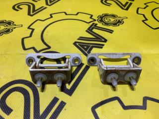 Петли багажника Subaru Forester 2004
