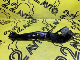 Рамка радиатора передняя левая Toyota PRIUS 2013