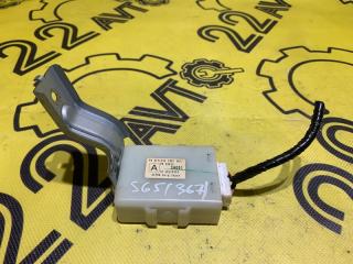 Блок управления дверьми Subaru Forester 2004