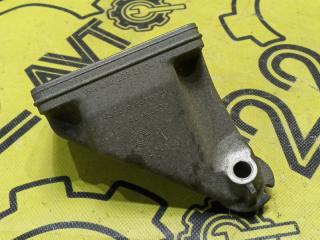 Кронштейн опоры двигателя левый Mercedes-Benz E-Class 2009 контрактная Кронштейн опоры двигателя левый Mercedes-Benz E-Class 2009