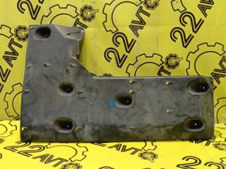 Защита днища кузова левая Lexus IS250 2007 контрактная Защита днища кузова левая Lexus IS250 2007