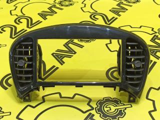 Рамка магнитолы Nissan Juke 2010