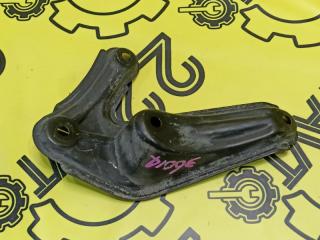 Распорка передняя правая Toyota Noah 2005