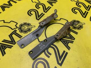 Петли капота Subaru Forester 2007