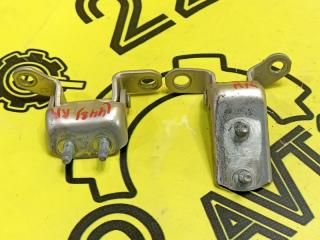 Петли двери задние правые Toyota Opa 2003