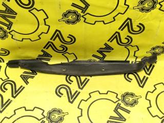 Уплотнитель крыла передний правый Toyota Harrier 2003