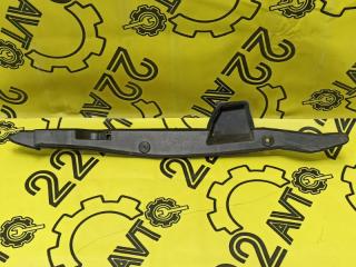 Уплотнитель крыла передний левый Toyota ISIS 2013