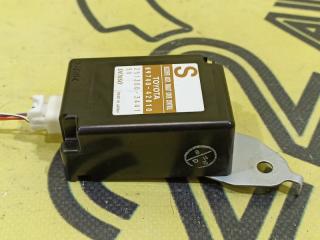 Блок управления дверьми Toyota RAV4 2005