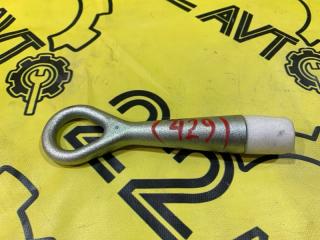 Петля буксировочная Mitsubishi Outlander 2011