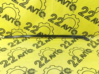 Молдинг лобового стекла левый Toyota Ipsum 2004