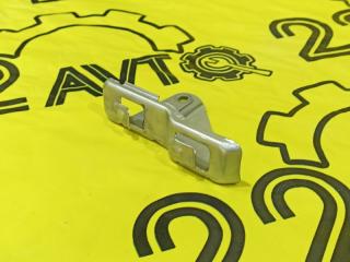 Крепление бампера переднее левое Toyota AVENSIS 2004 контрактная Крепление бампера переднее левое Toyota AVENSIS 2004