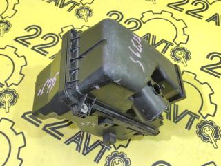 Корпус воздушного фильтра Toyota Harrier 2006