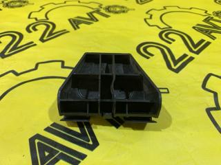 Крепление бампера заднее правое Toyota AVENSIS 2008 контрактная Крепление бампера заднее правое Toyota AVENSIS 2008