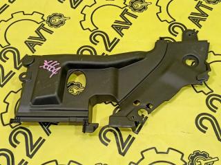 Накладка рамки радиатора передняя правая Toyota AVENSIS 2004