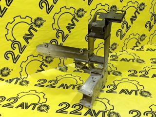 Кронштейн передний правый BMW X3 2014 контрактная Кронштейн передний правый BMW X3 2014