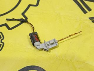 Фото запчасти датчик уровня охлаждающей жидкости BMW X5 2004 контрактная запчасть Запчасть датчик уровня охлаждающей жидкости BMW X5 2004