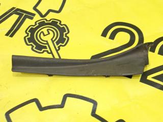 Уголок жабо передний правый Nissan Qashqai 2012