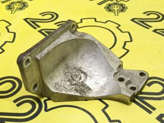 Кронштейн опоры двигателя передний правый Infiniti FX35 2005 контрактная Кронштейн опоры двигателя передний правый Infiniti FX35 2005