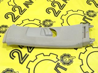 Накладка средней стойки верх левая Toyota Harrier 2006