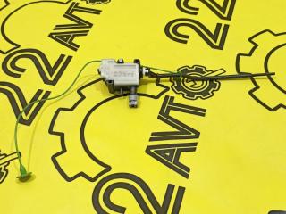 Фото запчасти сервопривод лючка бензобака BMW 3-series 2011 контрактная запчасть Запчасть сервопривод лючка бензобака BMW 3-series 2011