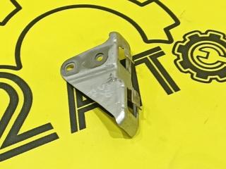 Крепление бампера переднее левое Toyota AVENSIS 2003 контрактная Крепление бампера переднее левое Toyota AVENSIS 2003