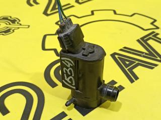 Фото запчасти насос омывателя Toyota ist 2002 контрактная запчасть Запчасть насос омывателя Toyota ist 2002